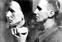 Brecht y su máscara